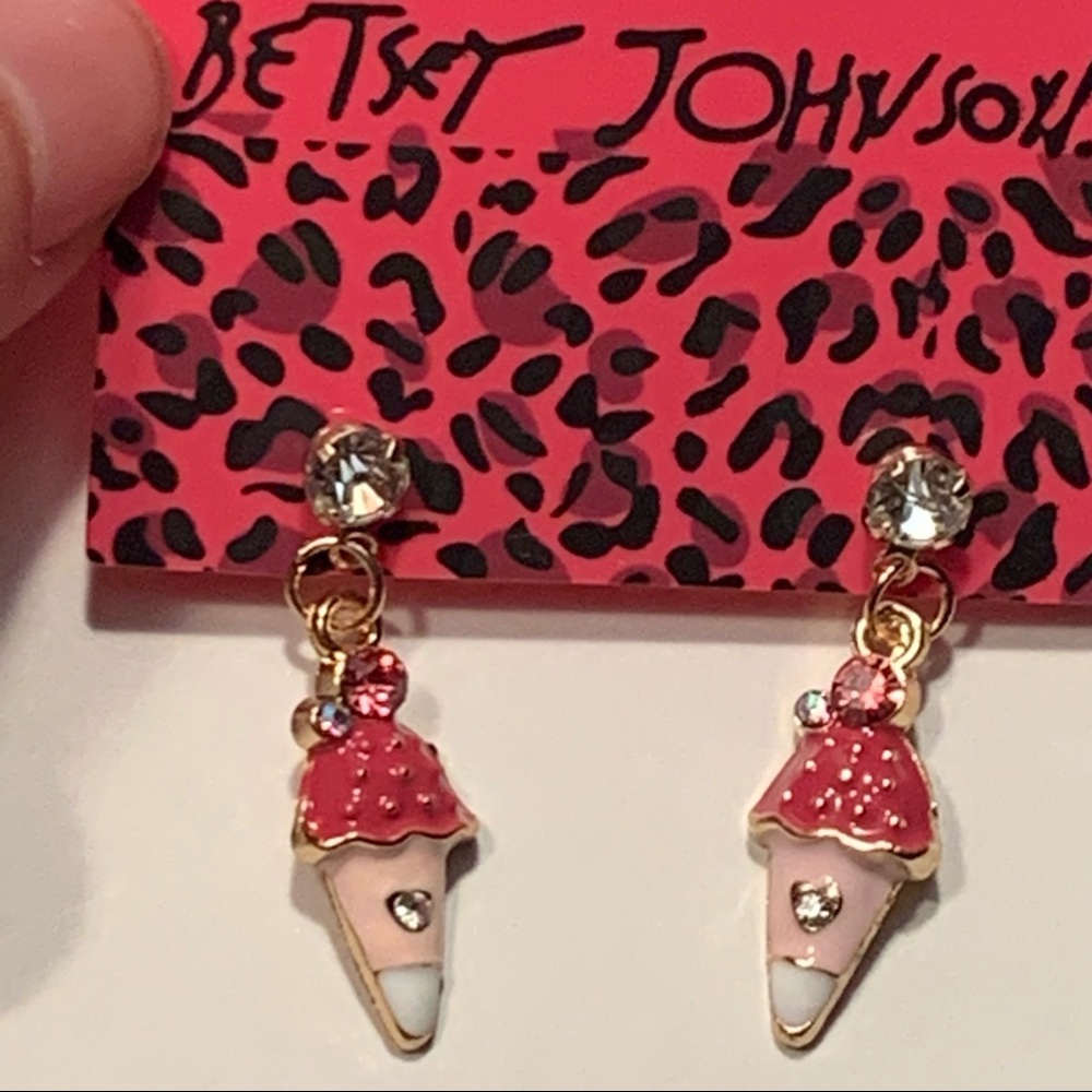 🌸 3/$30 🌸 Betsey Johnson Style - Ice Cream Cone Earrings